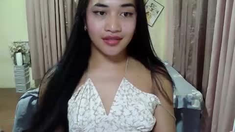sweetgirly_jessa online show from May 12, 11:57 pm
