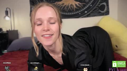 Snapshot of sweetgracee chatting on February 24, 2:53 am sweetgracee online show from February 24, 2:53 am