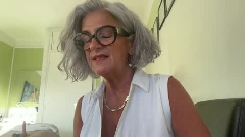 Snapshot of sweethoneymonica chatting on July 9, 5:33 am SweetHoneyMonica online show from July 9, 5:33 am