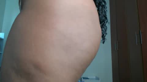 Snapshot of sweetice_01 chatting on December 20, 7:04 am euny online show from December 20, 7:04 am