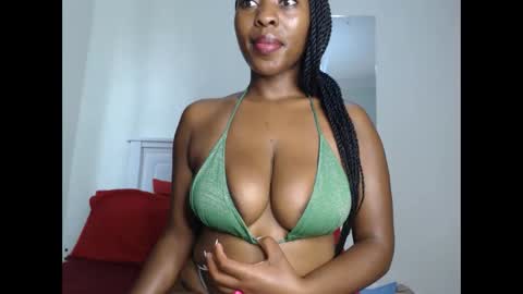 Snapshot of sweetice_01 chatting on February 4, 5:13 am euny online show from February 4, 5:13 am