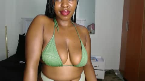 Snapshot of sweetice_01 chatting on April 28, 4:28 am euny online show from April 28, 4:28 am