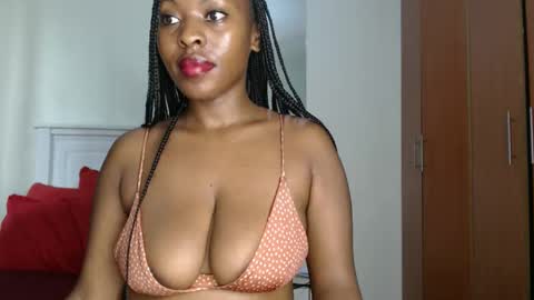 Snapshot of sweetice_01 chatting on May 2, 5:34 am euny online show from May 2, 5:34 am