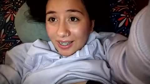 Ana Mara  i cant Make noise My family is here  online show from February 4, 4:40 am