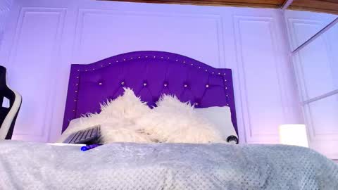 Snapshot of sweetie_foxxxx chatting on March 3, 3:12 am violeta online show from March 3, 3:12 am