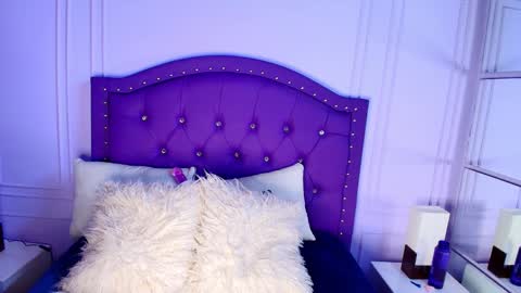 Snapshot of sweetie_foxxxx chatting on March 4, 3:01 am violeta online show from March 4, 3:01 am