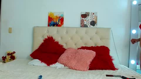 Snapshot of sweetie_lisa chatting on March 17, 8:28 am Lisa online show from March 17, 8:28 am