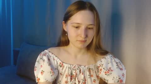 Snapshot of sweetie_lover chatting on December 21, 9:15 pm Annie online show from December 21, 9:15 pm