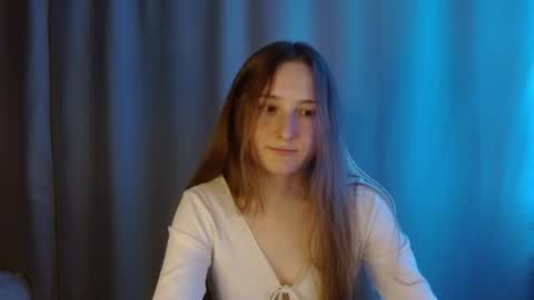 Snapshot of sweetie_lover chatting on June 6, 7:51 pm Annie online show from June 6, 7:51 pm