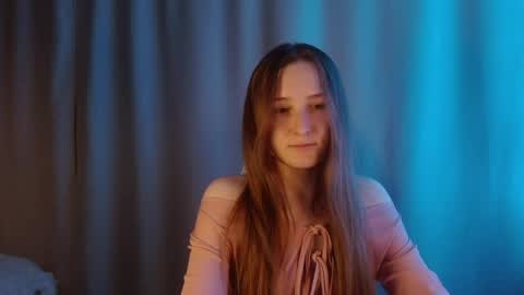 Snapshot of sweetie_lover chatting on June 7, 8:23 pm Annie online show from June 7, 8:23 pm