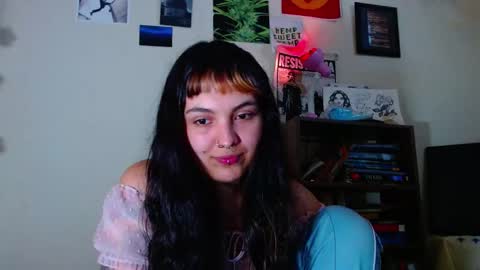 Snapshot of sweetie_maryy chatting on March 1, 1:11 am Maria my insta sweetie maryy online show from March 1, 1:11 am