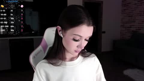 Snapshot of sweetiebones chatting on January 13, 4:07 am bratty gf online show from January 13, 4:07 am