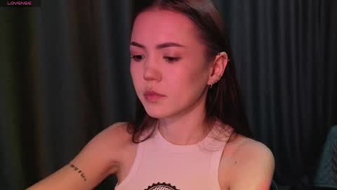 sweetieee_kira online show from May 14, 3:24 am