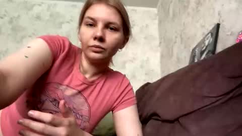 SweetieeFox online show from September 15, 6:24 am