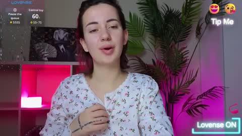 Snapshot of sweetiekendl chatting on April 7, 9:59 pm Kendl online show from April 7, 9:59 pm