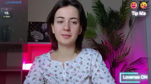 Snapshot of sweetiekendl chatting on April 18, 2:10 pm Kendl online show from April 18, 2:10 pm