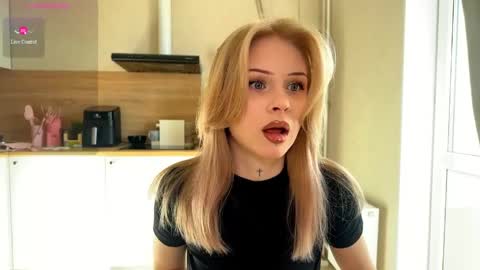 sweetie Lisa3 online show from May 9, 5:12 am