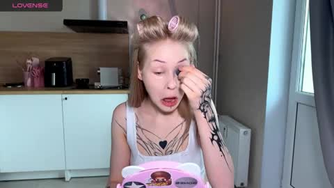 sweetie Lisa3 online show from May 14, 5:58 am