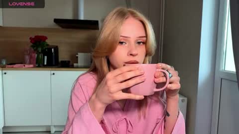 sweetie Lisa3 online show from May 16, 10:36 am