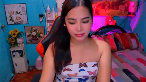 Nicole online show from January 6, 2:48 am