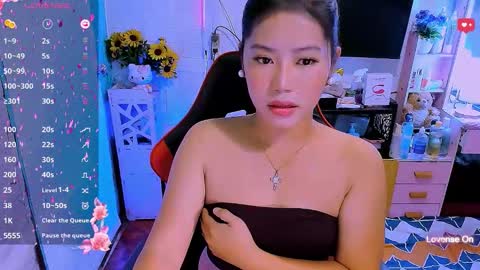 Snapshot of sweetienicole chatting on December 2, 12:49 am Nicole online show from December 2, 12:49 am