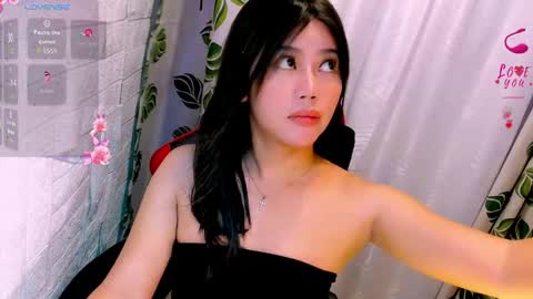 Snapshot of sweetienicole chatting on April 17, 3:15 pm Nicole online show from April 17, 3:15 pm