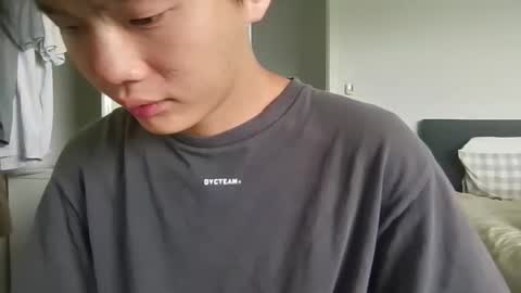 Snapshot of sweetiepuppy421 chatting on December 23, 1:25 am sweetiepuppy421 online show from December 23, 1:25 am