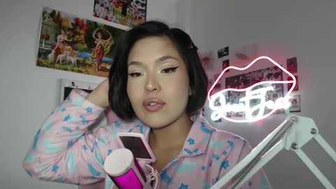 Snapshot of sweetjess01 chatting on February 6, 6:08 am SweetJess online show from February 6, 6:08 am