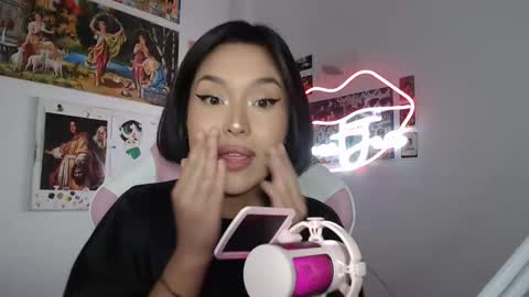 Snapshot of sweetjess01 chatting on February 17, 6:53 am SweetJess online show from February 17, 6:53 am