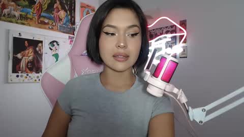 Snapshot of sweetjess01 chatting on February 21, 5:56 am SweetJess online show from February 21, 5:56 am