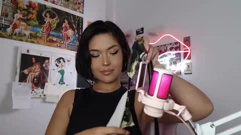 Snapshot of sweetjess01 chatting on March 5, 5:40 am SweetJess online show from March 5, 5:40 am