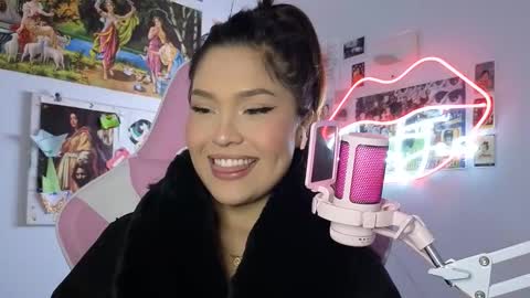 Snapshot of sweetjess01 chatting on January 18, 12:58 am SweetJess online show from January 18, 12:58 am