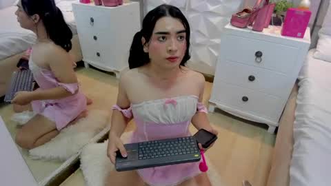 Snapshot of sweetkata_ chatting on April 22, 7:37 pm kata online show from April 22, 7:37 pm