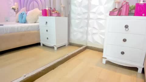 Snapshot of sweetkata_ chatting on April 29, 8:04 pm kata online show from April 29, 8:04 pm
