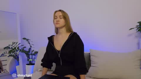 SweetKira1 online show from November 24, 3:34 pm