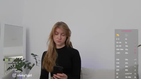 SweetKira1 online show from January 12, 8:41 am