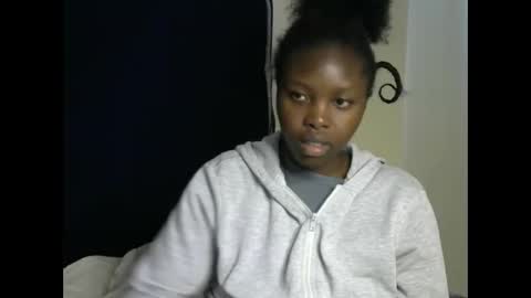 sweetkirrie online show from May 23, 1:48 pm
