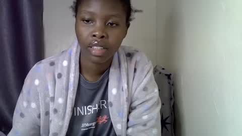 sweetkirrie online show from August 4, 6:05 am