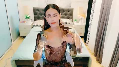 Lacy online show from May 28, 10:01 am