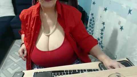 Snapshot of sweetladyrebeka chatting on November 15, 8:22 am Rebeka online show from November 15, 8:22 am