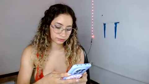 Snapshot of sweetlatin__ chatting on May 14, 1:23 am SWEET LATINA online show from May 14, 1:23 am