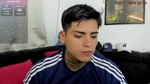 Snapshot of sweetlatinoboy chatting on April 8, 10:26 am SWEETLATINBOY online show from April 8, 10:26 am