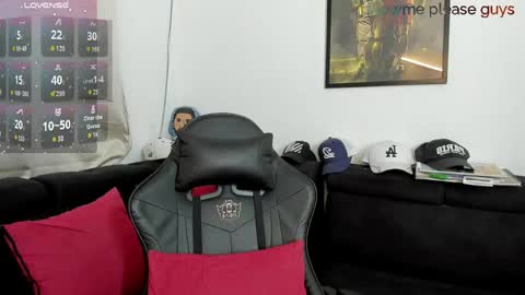 Snapshot of sweetlatinoboy chatting on April 13, 10:43 am SWEETLATINBOY online show from April 13, 10:43 am