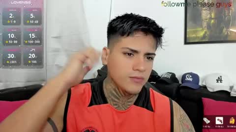 Snapshot of sweetlatinoboy chatting on April 16, 11:11 am SWEETLATINBOY online show from April 16, 11:11 am