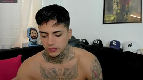 Snapshot of sweetlatinoboy chatting on April 19, 12:59 pm SWEETLATINBOY online show from April 19, 12:59 pm