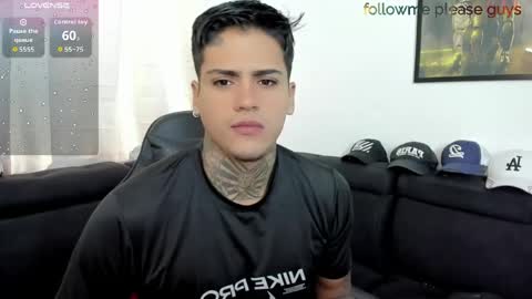 Snapshot of sweetlatinoboy chatting on April 25, 12:41 pm SWEETLATINBOY online show from April 25, 12:41 pm
