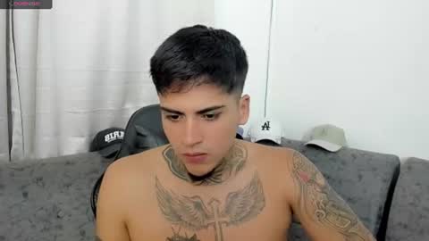 Snapshot of sweetlatinoboy chatting on July 2, 10:05 pm SWEETLATINBOY online show from July 2, 10:05 pm
