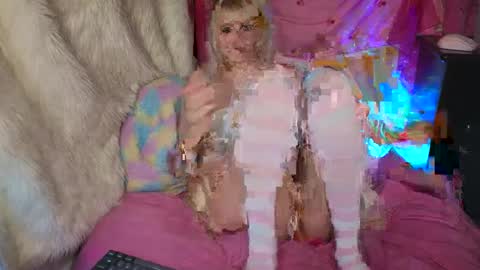 Snapshot of sweetlaumina chatting on January 8, 7:34 am Sweet Laumina online show from January 8, 7:34 am