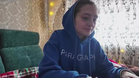 sweetliaison online show from December 23, 7:39 am