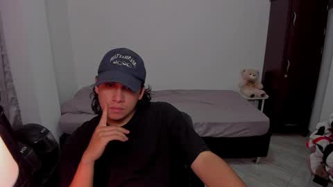 Lian online show from February 8, 9:51 pm